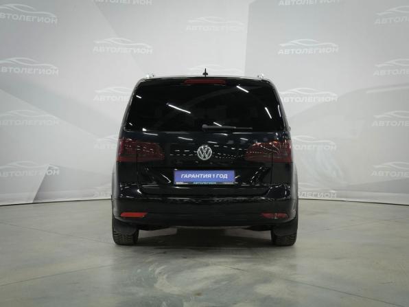 Volkswagen Touran I Рестайлинг 2 с пробегом 2012 года, цена 880 000 рублей, 210000 км, компактвэн, Автокод Объявления