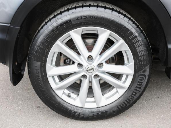 Nissan Qashqai II с пробегом 2014 года, цена 1 798 000 рублей, 98317 км, внедорожник, Автокод Объявления