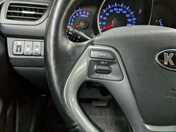 Kia Rio III Рестайлинг с пробегом 2015 года, цена 890 000 рублей, 235975 км, седан, Автокод Объявления