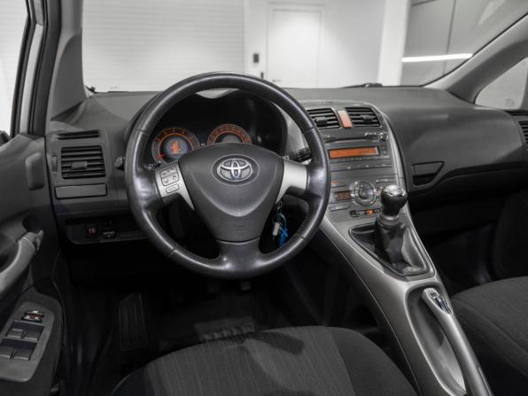 Toyota Auris I с пробегом 2007 года, цена 585 000 рублей, 268218 км, хэтчбек, Автокод Объявления