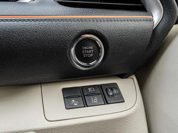 Toyota Sienta II с пробегом 2015 года, цена 1 525 000 рублей, 39767 км, компактвэн, Автокод Объявления