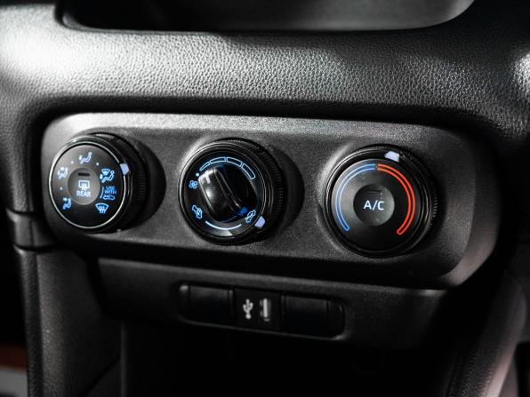 Toyota Yaris IV с пробегом 2021 года, цена 1 299 500 рублей, 53750 км, хэтчбек, Автокод Объявления