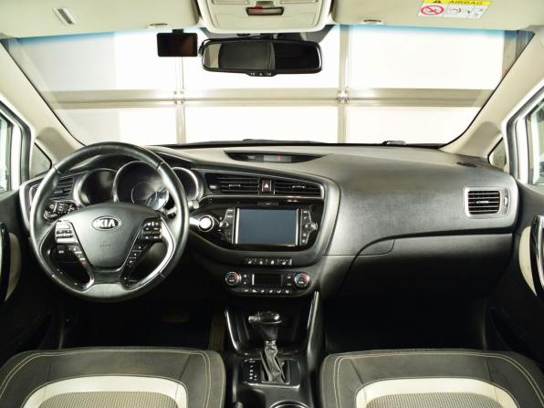 Kia Ceed II Рестайлинг с пробегом 2018 года, цена 1 199 995 рублей, 215955 км, хэтчбек, Автокод Объявления