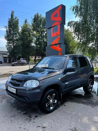 Chevrolet Niva I Рестайлинг с пробегом 2015 года, цена 650 000 рублей, 68000 км, внедорожник, Автокод Объявления