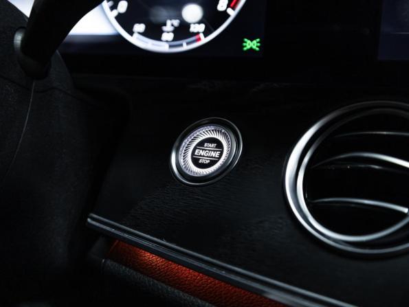 Mercedes-Benz E-Класс V (W213 S213 C238) с пробегом 2020 года, цена 4 157 010 рублей, 62763 км, седан, Автокод Объявления