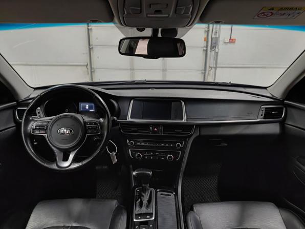 Kia Optima IV Рестайлинг с пробегом 2018 года, цена 1 885 000 рублей, 143971 км, седан, Автокод Объявления