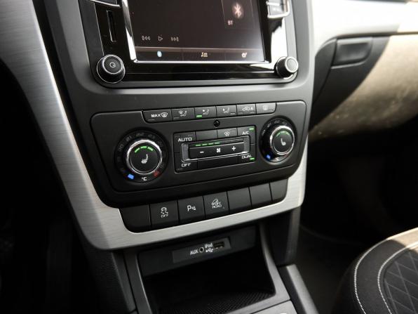 Skoda Yeti I Рестайлинг с пробегом 2016 года, цена 1 538 000 рублей, 116950 км, внедорожник, Автокод Объявления