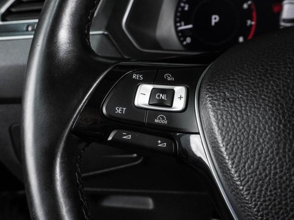 Volkswagen Tiguan II с пробегом 2017 года, цена 2 449 000 рублей, 127484 км, внедорожник, Автокод Объявления