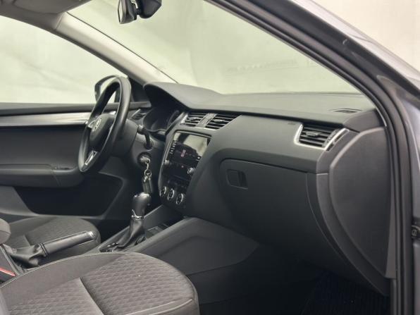 Skoda Octavia III (A7) Рестайлинг с пробегом 2018 года, цена 1 740 000 рублей, 148900 км, лифтбек, Автокод Объявления