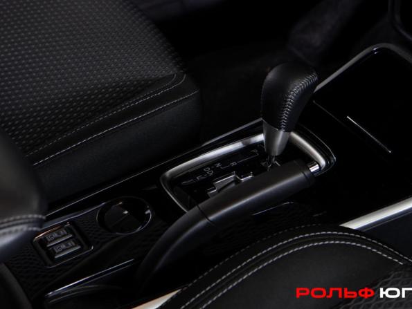 Mitsubishi Outlander III Рестайлинг 3 с пробегом 2022 года, цена 2 548 000 рублей, 43995 км, внедорожник, Автокод Объявления