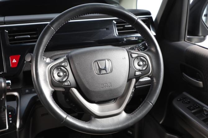Honda Stepwgn V Рестайлинг с пробегом 2019 года, цена 2 489 000 рублей, 74121 км, минивэн, Автокод Объявления