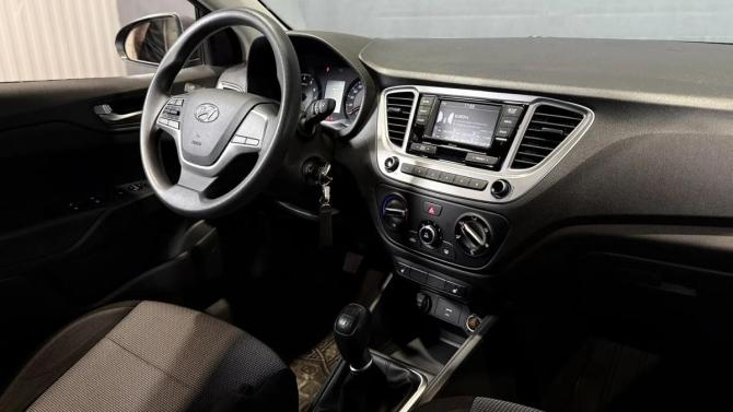Hyundai Solaris II Рестайлинг с пробегом 2021 года, цена 1 600 000 рублей, 79667 км, седан, Автокод Объявления