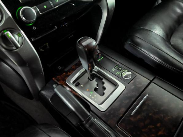 Toyota Land Cruiser 200 Series Рестайлинг 1 с пробегом 2013 года, цена 4 400 000 рублей, 191721 км, внедорожник, Автокод Объявления