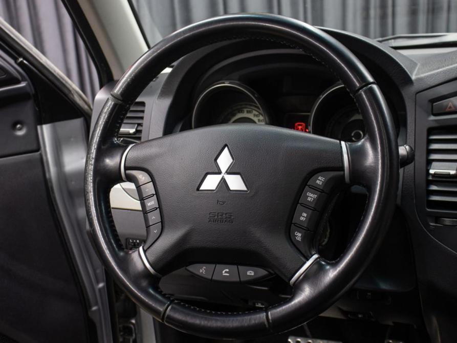Mitsubishi Pajero IV Рестайлинг 1 Москва  - изображение 17