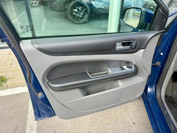 Ford Focus II Рестайлинг с пробегом 2010 года, цена 438 000 рублей, 371977 км, хэтчбек, Автокод Объявления