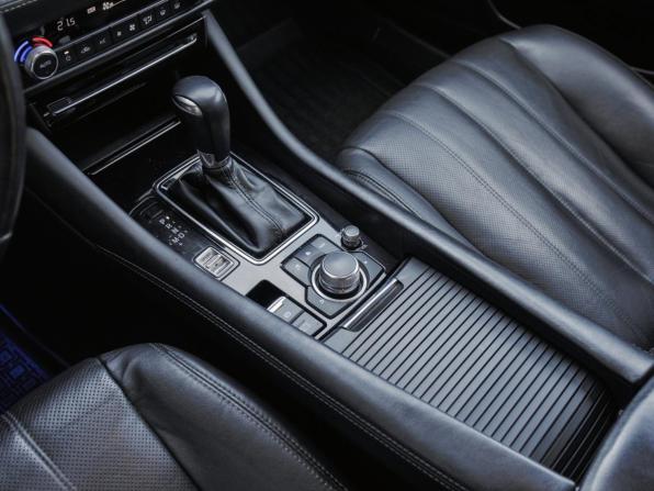 Mazda 6 III (GJ) Рестайлинг 2 с пробегом 2019 года, цена 2 398 000 рублей, 148809 км, седан, Автокод Объявления