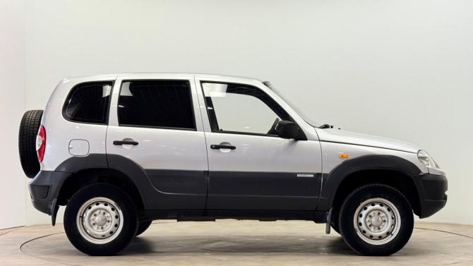 Chevrolet Niva I Рестайлинг с пробегом 2011 года, цена 399 000 рублей, 130000 км, внедорожник, Автокод Объявления
