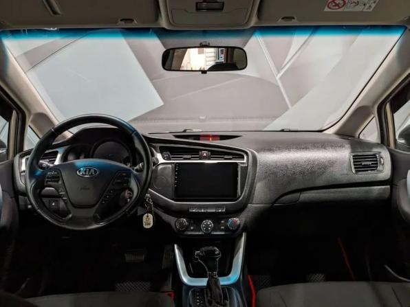 Kia Ceed II Рестайлинг с пробегом 2018 года, цена 1 070 000 рублей, 200325 км, универсал, Автокод Объявления