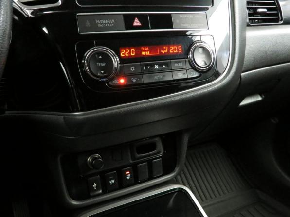 Mitsubishi Outlander III Рестайлинг 3 с пробегом 2019 года, цена 1 795 000 рублей, 211000 км, внедорожник, Автокод Объявления