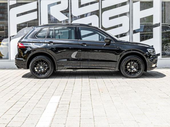 Volkswagen Tiguan II с пробегом 2019 года, цена 2 544 000 рублей, 57496 км, внедорожник, Автокод Объявления