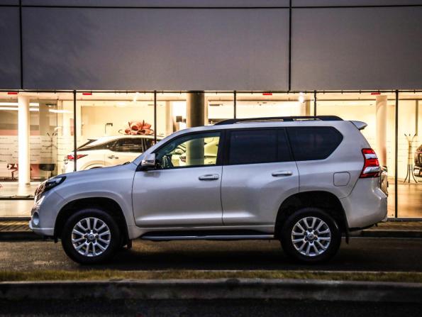 Toyota Land Cruiser Prado 150 Series Рестайлинг 1 с пробегом 2015 года, цена 3 249 000 рублей, 218689 км, внедорожник, Автокод Объявления