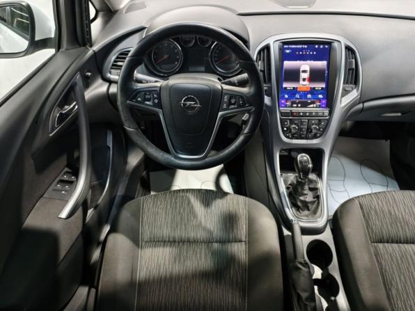Opel Astra J Рестайлинг с пробегом 2014 года, цена 928 100 рублей, 122943 км, универсал, Автокод Объявления