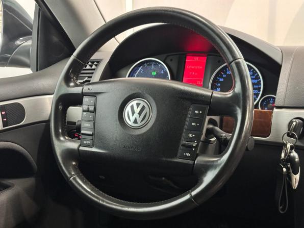Volkswagen Touareg I Рестайлинг с пробегом 2009 года, цена 1 277 000 рублей, 140000 км, внедорожник, Автокод Объявления