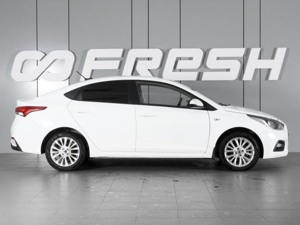 Hyundai Solaris II с пробегом 2017 года, цена 1 469 000 рублей, 91317 км, седан, Автокод Объявления