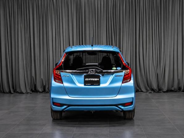 Honda Fit III Рестайлинг с пробегом 2018 года, цена 1 099 000 рублей, 183376 км, хэтчбек, Автокод Объявления
