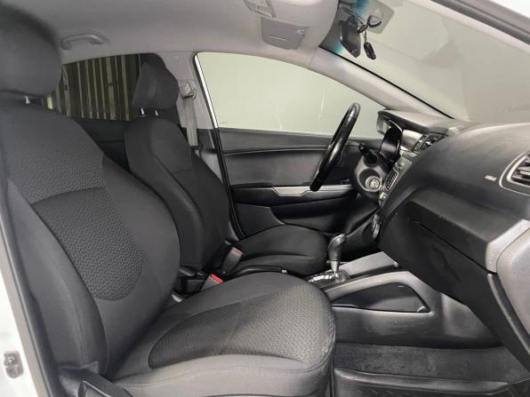 Kia Rio III Рестайлинг с пробегом 2016 года, цена 999 000 рублей, 179519 км, седан, Автокод Объявления