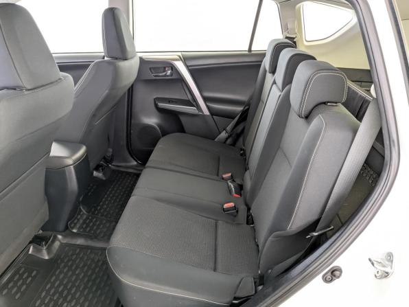 Toyota RAV4 IV (XA40) Рестайлинг с пробегом 2015 года, цена 2 250 000 рублей, 111772 км, внедорожник, Автокод Объявления