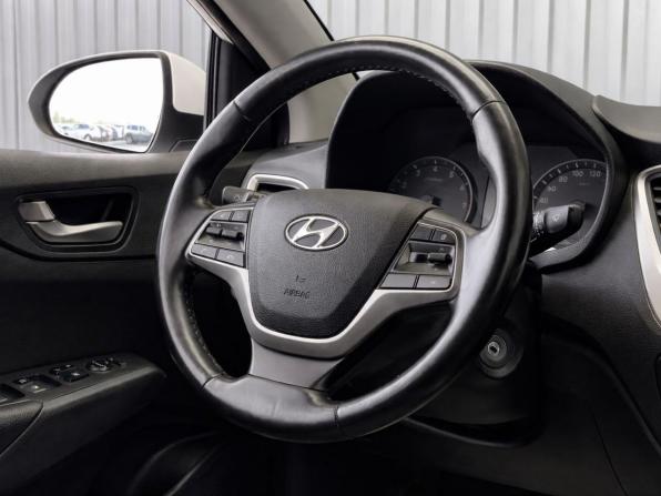 Hyundai Solaris II с пробегом 2017 года, цена 1 282 999 рублей, 98327 км, седан, Автокод Объявления