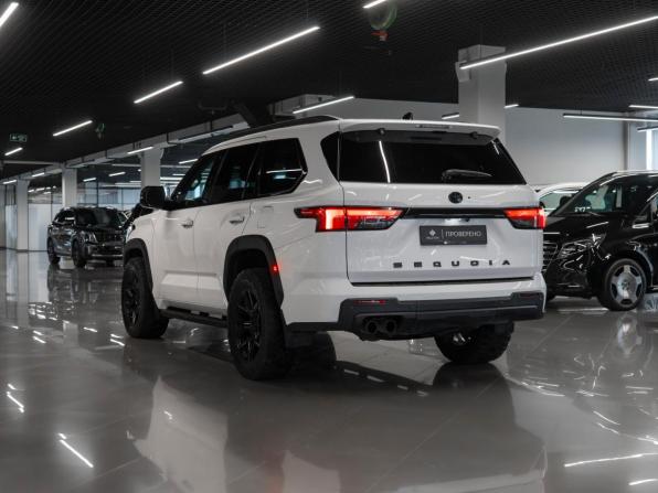 Toyota Sequoia III с пробегом 2023 года, цена 12 750 000 рублей, 25280 км, внедорожник, Автокод Объявления