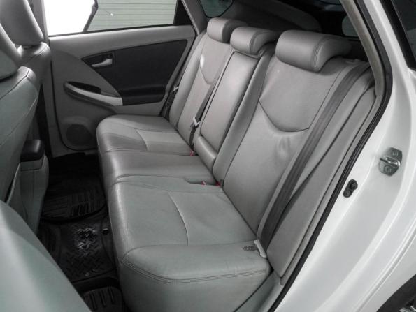 Toyota Prius III (XW30) с пробегом 2010 года, цена 919 000 рублей, 240313 км, лифтбек, Автокод Объявления