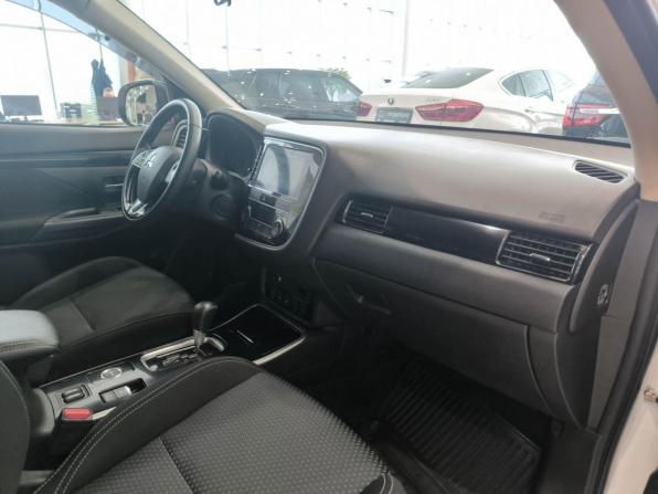 Mitsubishi Outlander III Рестайлинг 3 с пробегом 2020 года, цена 2 599 000 рублей, 74016 км, внедорожник, Автокод Объявления