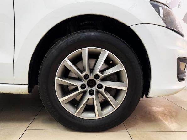 Volkswagen Polo V Рестайлинг с пробегом 2019 года, цена 929 000 рублей, 135821 км, седан, Автокод Объявления