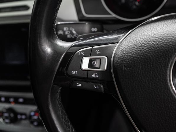 Volkswagen Passat B8 с пробегом 2015 года, цена 1 520 000 рублей, 77380 км, универсал, Автокод Объявления