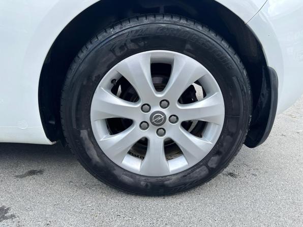 Opel Astra J Рестайлинг с пробегом 2014 года, цена 999 000 рублей, 81157 км, хэтчбек, Автокод Объявления