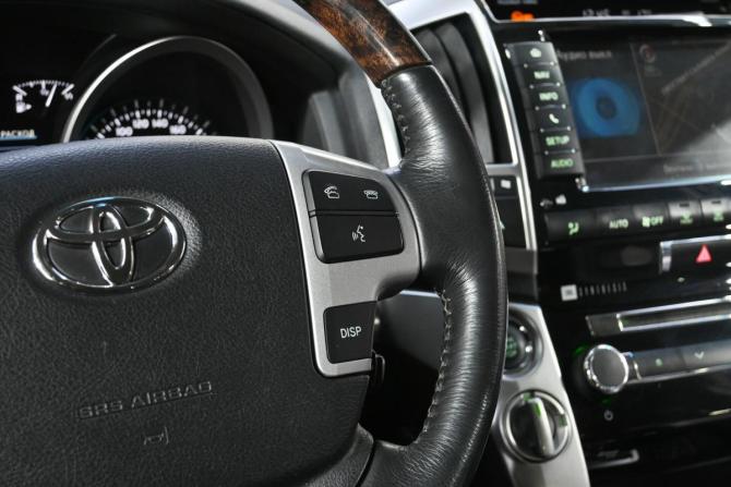 Toyota Land Cruiser 200 Series Рестайлинг 1 с пробегом 2015 года, цена 6 749 990 рублей, 44000 км, внедорожник, Автокод Объявления