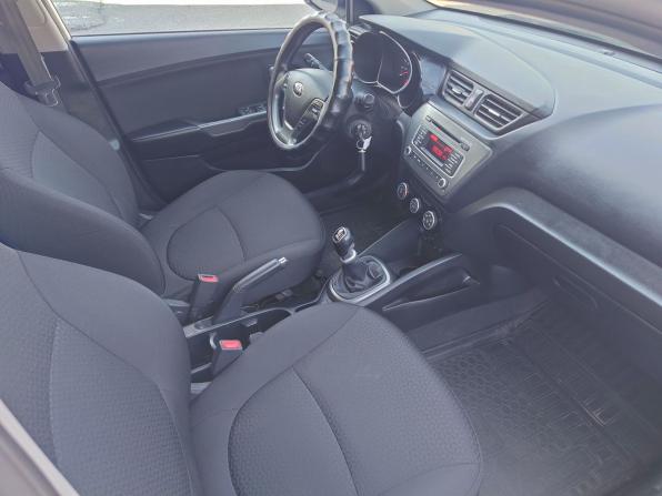 Kia Rio III Рестайлинг с пробегом 2017 года, цена 960 000 рублей, 144162 км, хэтчбек, Автокод Объявления