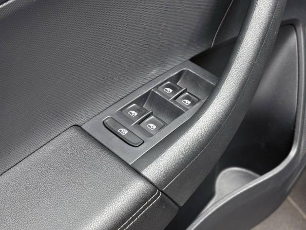 Volkswagen Polo VI с пробегом 2022 года, цена 1 779 900 рублей, 70772 км, лифтбек, Автокод Объявления