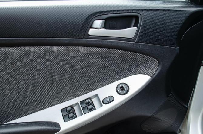Hyundai Solaris I с пробегом 2012 года, цена 599 000 рублей, 270000 км, хэтчбек, Автокод Объявления