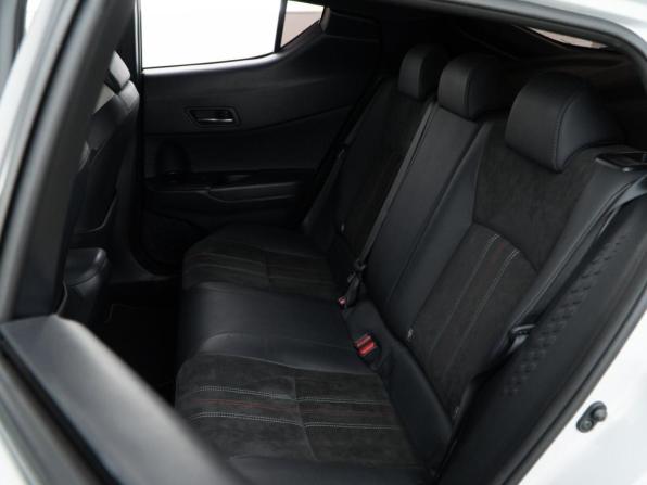 Toyota C-HR I Рестайлинг с пробегом 2021 года, цена 3 922 046 рублей, 104216 км, внедорожник, Автокод Объявления