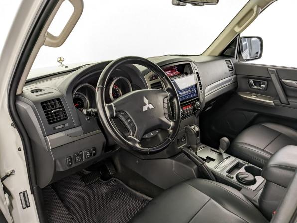 Mitsubishi Pajero IV Рестайлинг 2 с пробегом 2021 года, цена 4 350 000 рублей, 30244 км, внедорожник, Автокод Объявления