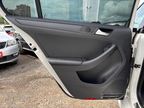 Volkswagen Jetta VI с пробегом 2013 года, цена 1 017 000 рублей, 208375 км, седан, Автокод Объявления