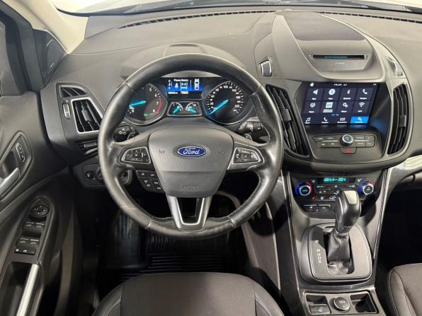 Ford Kuga II Рестайлинг с пробегом 2017 года, цена 1 699 800 рублей, 126000 км, внедорожник, Автокод Объявления