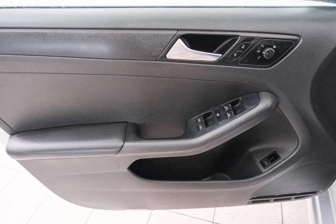 Volkswagen Jetta VI с пробегом 2013 года, цена 979 000 рублей, 141704 км, седан, Автокод Объявления