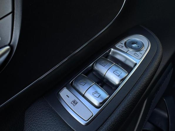 Mercedes-Benz V-Класс III (W447) Рестайлинг с пробегом 2021 года, цена 5 990 000 рублей, 81200 км, минивэн, Автокод Объявления