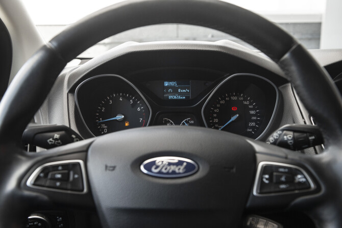 Ford Focus III Рестайлинг с пробегом 2017 года, цена 1 365 000 рублей, 93527 км, хэтчбек, Автокод Объявления