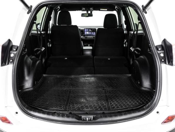 Toyota RAV4 IV (XA40) Рестайлинг с пробегом 2018 года, цена 2 499 000 рублей, 219643 км, внедорожник, Автокод Объявления